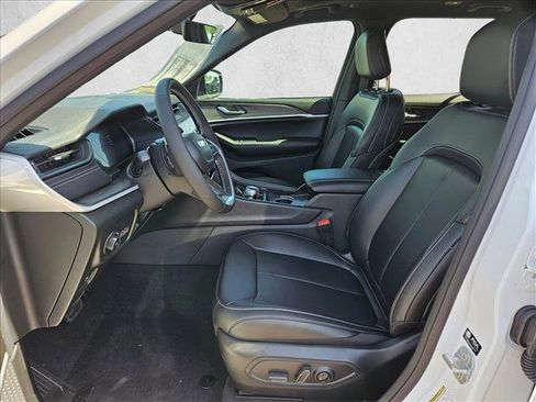 New 2026 Jeep Grand Cherokee Limited w/ Limited Altitude Package AWD/4WD image 3