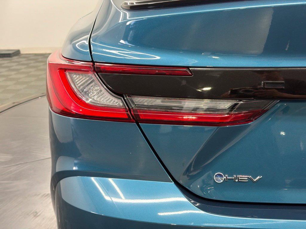 Used 2025 Toyota Camry XSE FWD image 13