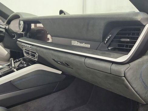 Used 2024 Porsche 911 Dakar image 45