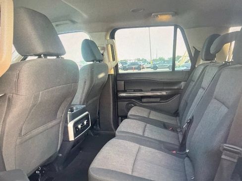 Used 2024 Ford Expedition XLT RWD image 9