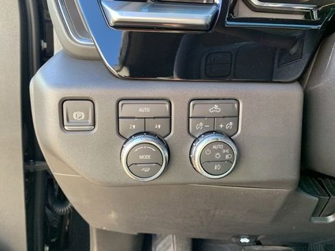 New 2026 GMC Sierra 1500 Elevation image 19