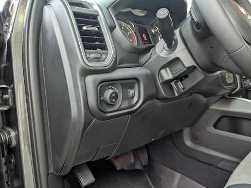 New 2025 RAM 2500 Big Horn AWD/4WD image 18