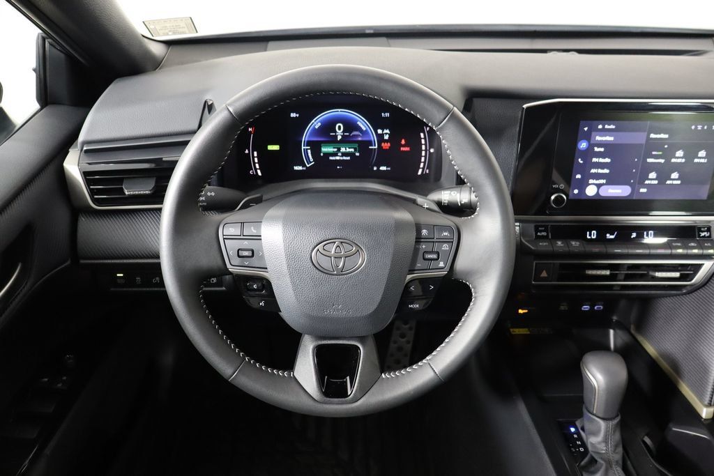 Used 2026 Toyota Camry SE w/ Convenience Package FWD image 7