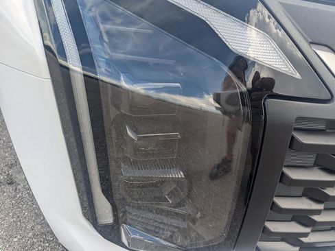 New 2026 Kia Sportage LX FWD image 10
