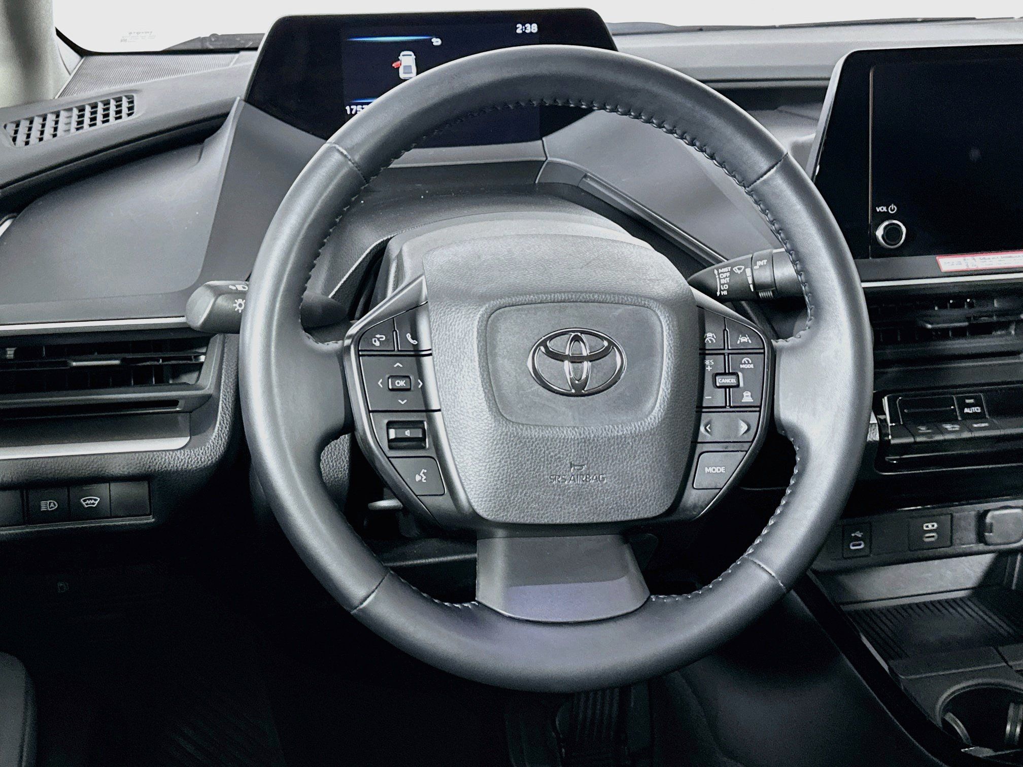 Used 2026 Toyota Prius LE FWD image 18
