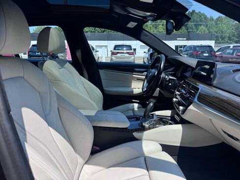 Used 2017 BMW 540i RWD image 10