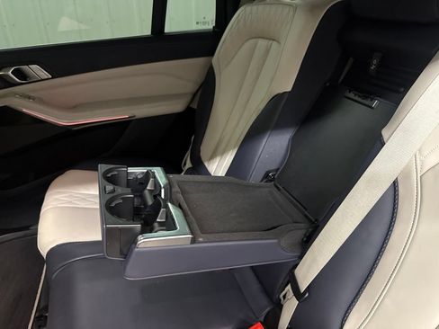 Used 2021 BMW X7 xDrive40i w/ Executive Package AWD/4WD image 14