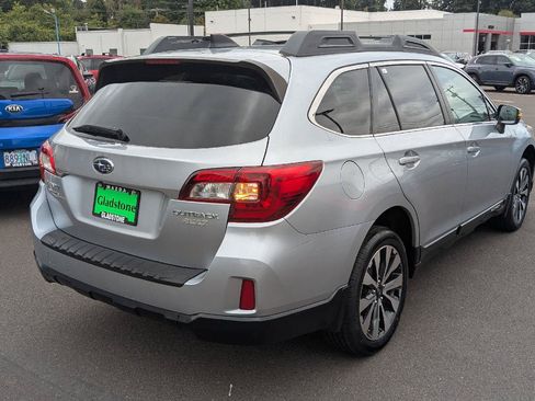 Used 2016 Subaru Outback 2.5i Limited AWD/4WD image 6