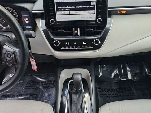 Used 2022 Toyota Corolla LE image 15