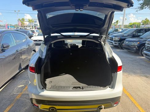Used 2018 Jaguar F-PACE Prestige AWD/4WD image 19