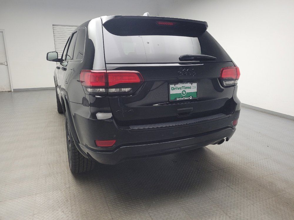 Used 2018 Jeep Grand Cherokee Altitude AWD/4WD image 6