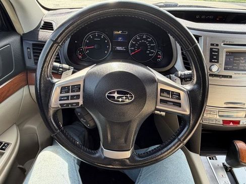 Used 2014 Subaru Outback 2.5i Limited w/ Moonroof Package AWD/4WD image 2