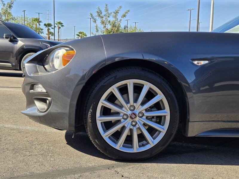 Used 2017 FIAT 124 Spider Lusso RWD image 9