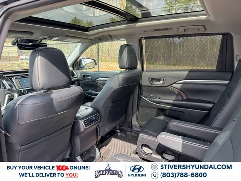 Used 2019 Toyota Highlander Limited Platinum image 29
