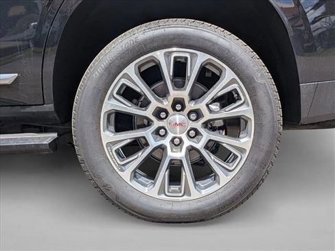 New 2026 GMC Yukon Denali w/ Sun & Power Step Package AWD/4WD image 10