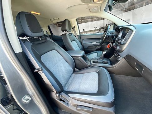 Used 2022 Chevrolet Colorado Z71 image 32