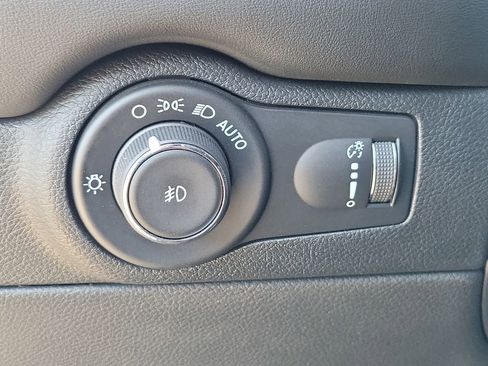 Used 2021 Dodge Durango R/T w/ Technology Group image 16