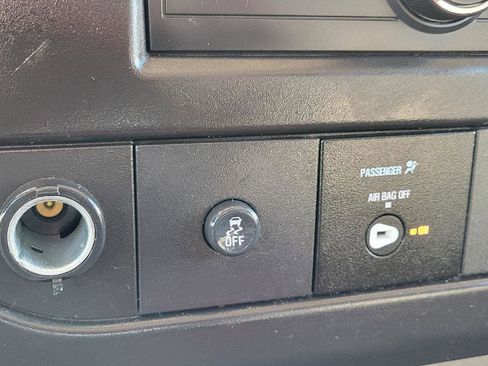 Used 2024 GMC Savana 2500 w/ Driver Convenience Package image 18