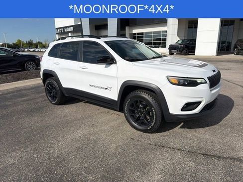Used 2022 Jeep Cherokee Latitude w/ Sun & Sound Group AWD/4WD image 2