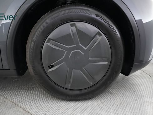 Used 2026 Tesla Model Y Long Range RWD image 20