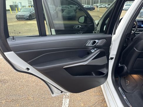 Certified 2023 BMW X7 xDrive40i w/ Executive Package image 11
