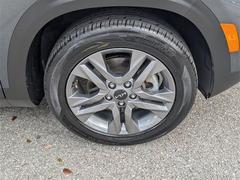 Used 2023 Kia Seltos S image 9