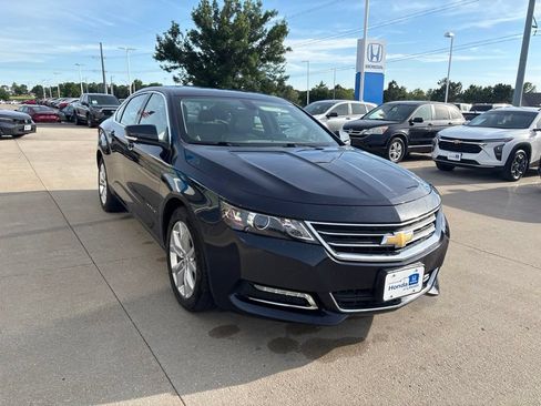 Used 2018 Chevrolet Impala LT FWD image 3