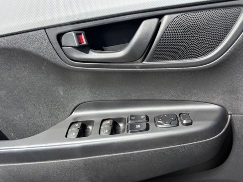 Used 2018 Hyundai Kona SEL AWD/4WD image 8