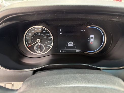 Used 2023 Genesis G70 2.0T image 15