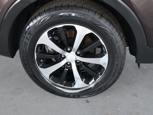 Used 2016 Kia Sorento EX image 41