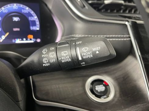 Used 2022 Jeep Grand Cherokee Limited AWD/4WD image 23