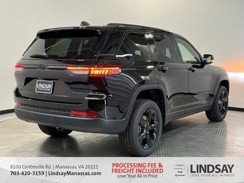 New 2025 Jeep Grand Cherokee Altitude AWD/4WD image 4