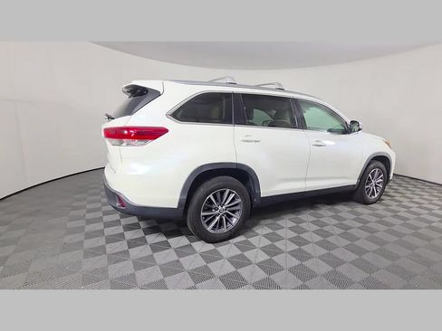 Used 2019 Toyota Highlander XLE FWD image 37