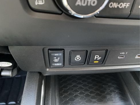 Used 2025 Nissan Frontier SV w/ SV Convenience Package AWD/4WD image 50