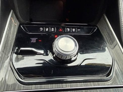Used 2022 Jeep Wagoneer Series II AWD/4WD image 28