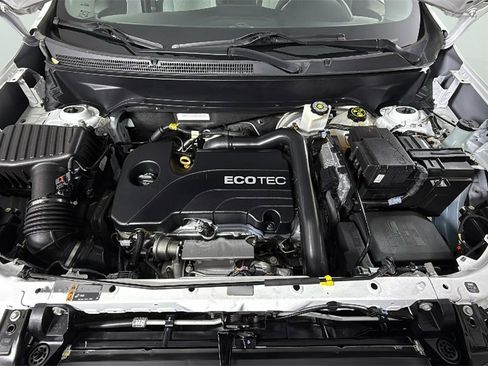 Used 2018 Chevrolet Equinox LS image 31