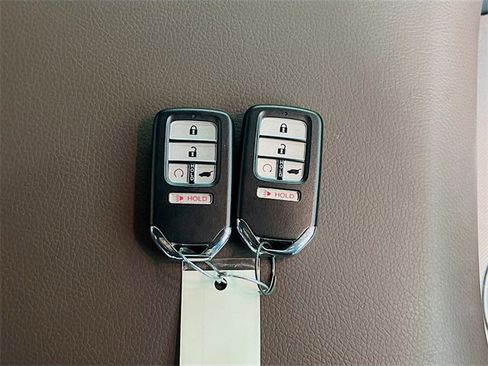 Used 2024 Honda Passport EX-L image 32