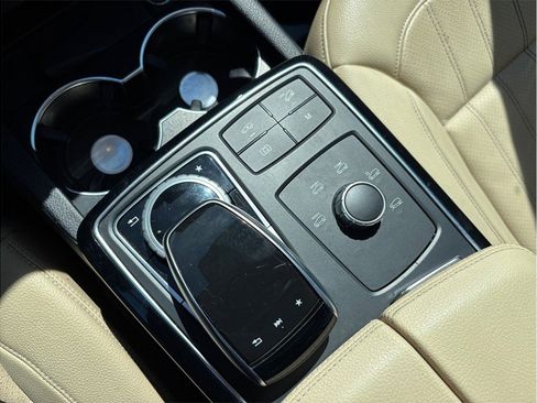 Used 2018 Mercedes-Benz GLS 450 4MATIC image 38