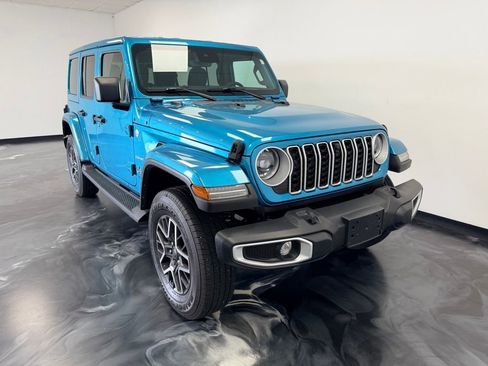 Used 2024 Jeep Wrangler Unlimited Sahara w/ Technology Group AWD/4WD image 22