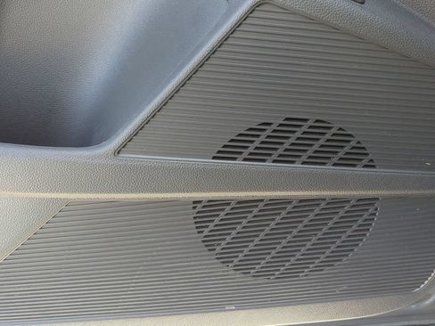 Certified 2024 Volkswagen Taos S FWD image 18