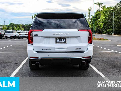 Used 2025 GMC Yukon XL Denali AWD/4WD image 11