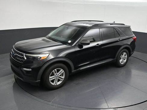 Used 2021 Ford Explorer XLT w/ Equipment Group 202A RWD image 14