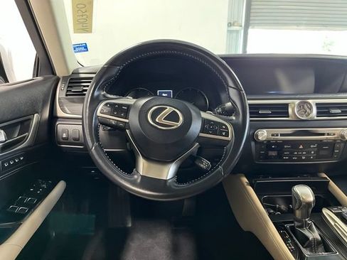 Used 2016 Lexus GS 200t w/ Premium Package RWD image 21