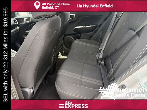 Used 2025 Hyundai Venue SEL FWD image 24