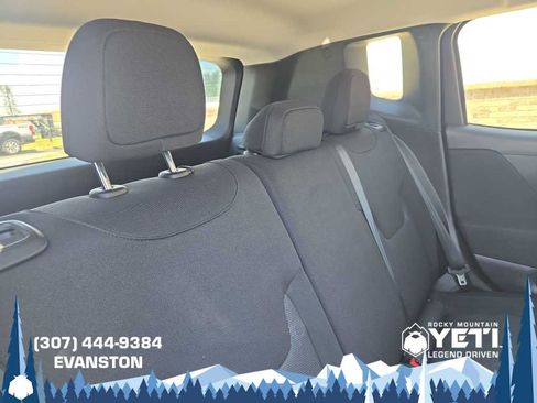 Used 2017 Jeep Renegade Latitude w/ Cold Weather Group AWD/4WD image 13