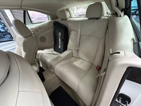 Used 2010 Lexus IS 250C image 7