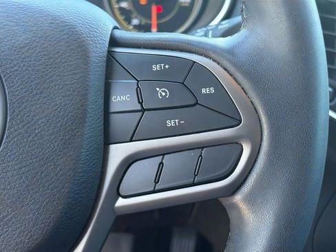 Used 2022 Jeep Cherokee Latitude Lux FWD image 20