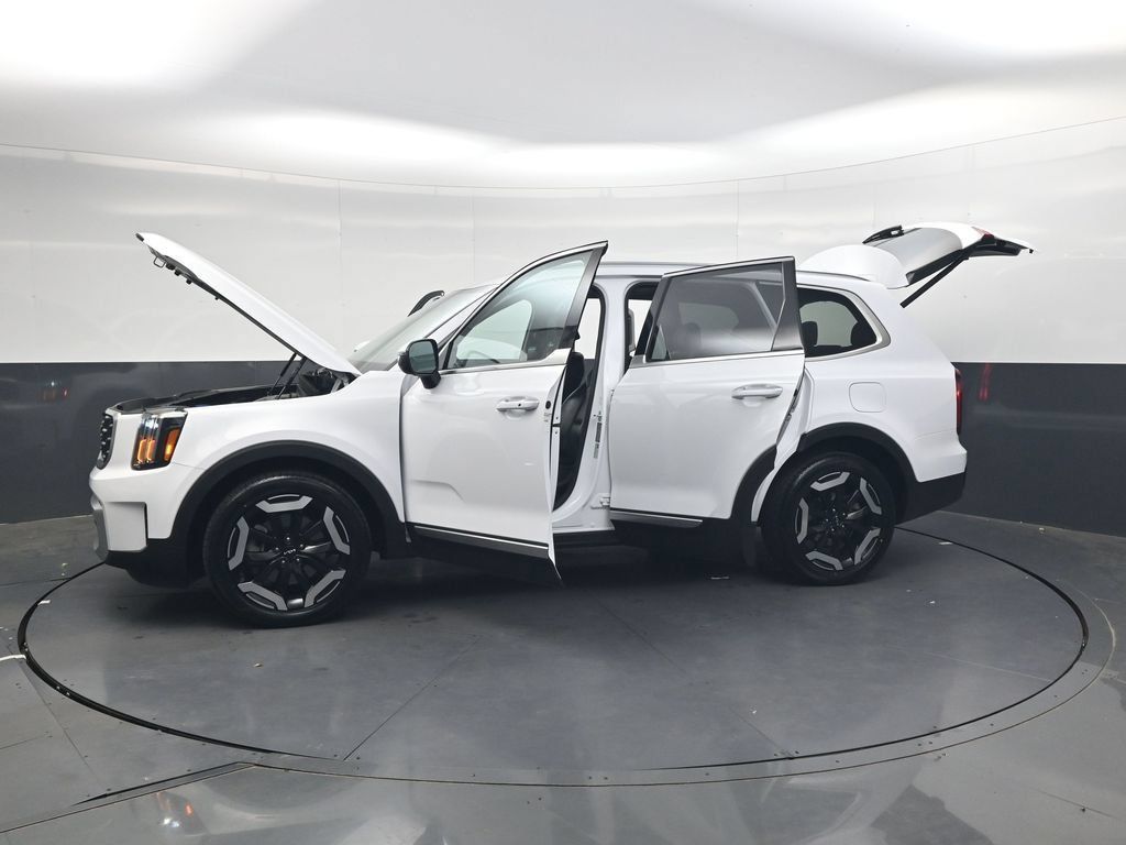 Used 2025 Kia Telluride S AWD/4WD image 45