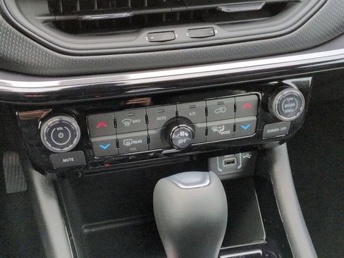 New 2026 Jeep Compass Limited image 17