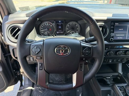 Used 2023 Toyota Tacoma TRD Sport w/ Technology Package AWD/4WD image 14